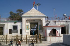 नैना देवी मंदिर का इतिहास, फोटो | Naina Devi History in Hindi !!